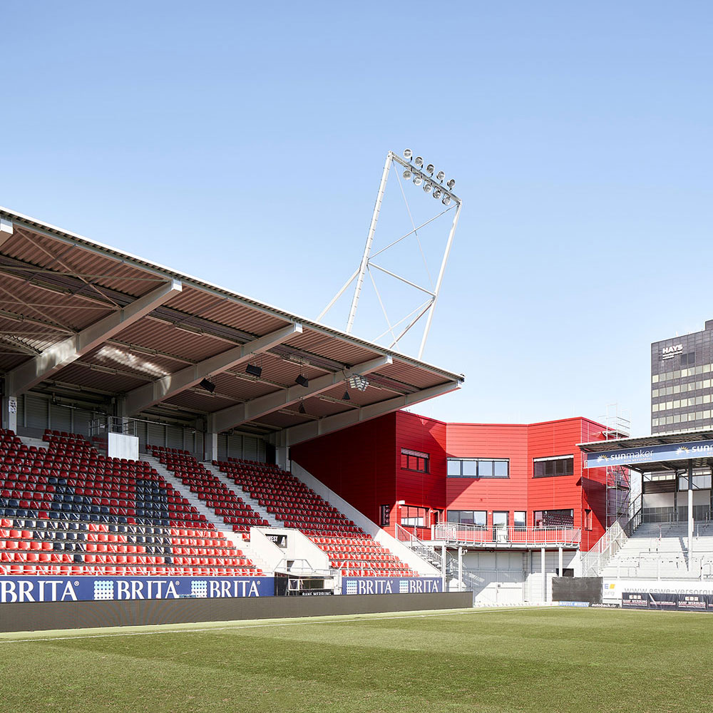 BRITA-Arena SV Wehen, Westtribüne