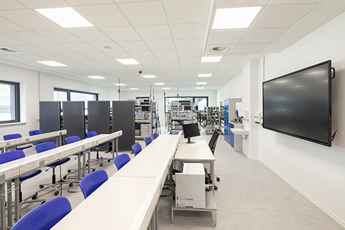 Berufsbildungszentrum der Remscheider Metall- und Elektroindustrie BZI Berufsbildungszentrum der Remscheider Metall- und Elektroindustrie BZI