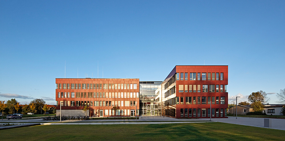 Universität Rostock | Institut für Informatik mit Rechenzentrum und Medienzentrum Universität Rostock | Institut für Informatik mit Rechenzentrum und Medienzentrum