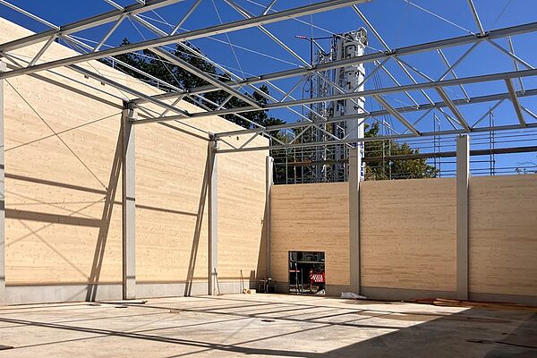 Sporthalle der Theodor-Litt-Realschule nimmt Gestalt an