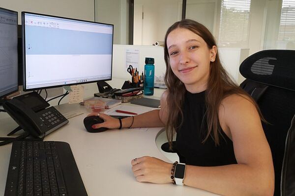Franca Hochstrat beginnt ihre Ausbildung