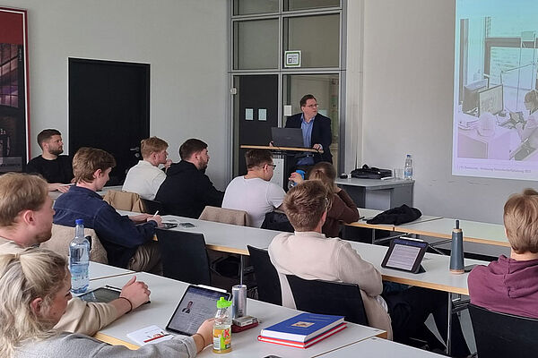 Jost Dewald - Brücke zwischen Praxis und Lehre