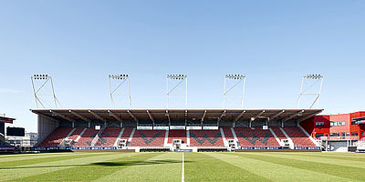 BRITA-Arena SV Wehen, Westtribüne