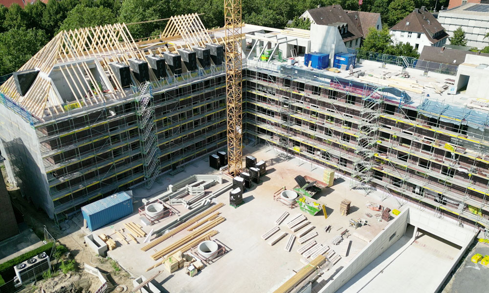 Neubau auf „LWL-Campus“ in Münster: Jetzt werden die 40 Dachgauben montiert