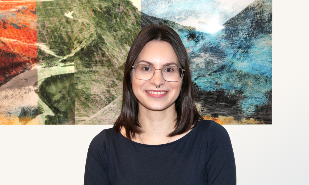 Christina Giourka schließt ihre Ausbildung erfolgreich ab