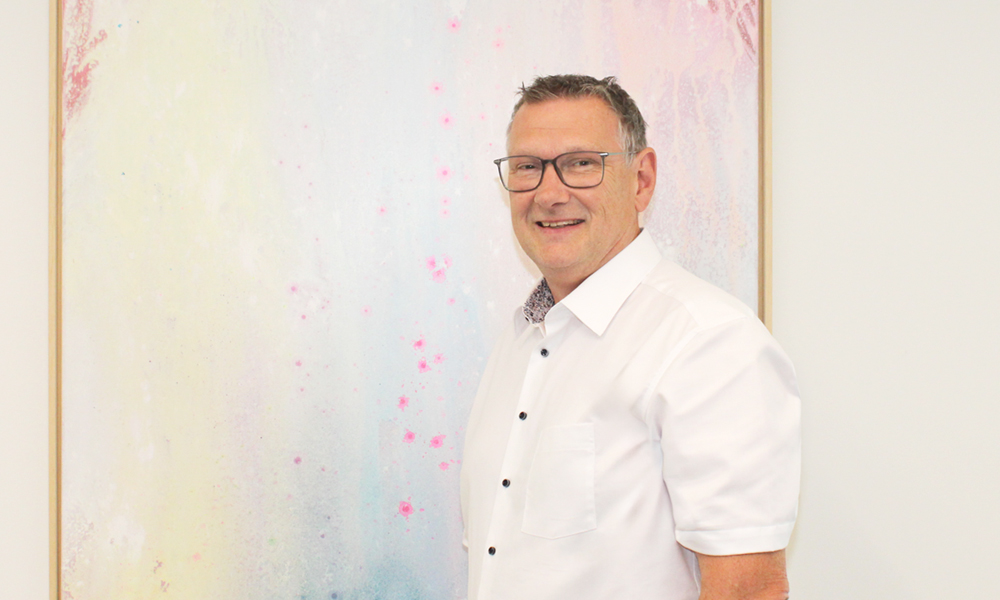 30-jähriges Dienstjubiläum Olaf Bruske feiert 30 Jahre assmann gruppe